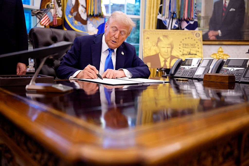 The global wealthy are lining up for Trump's $1 million Gold Card after price cut